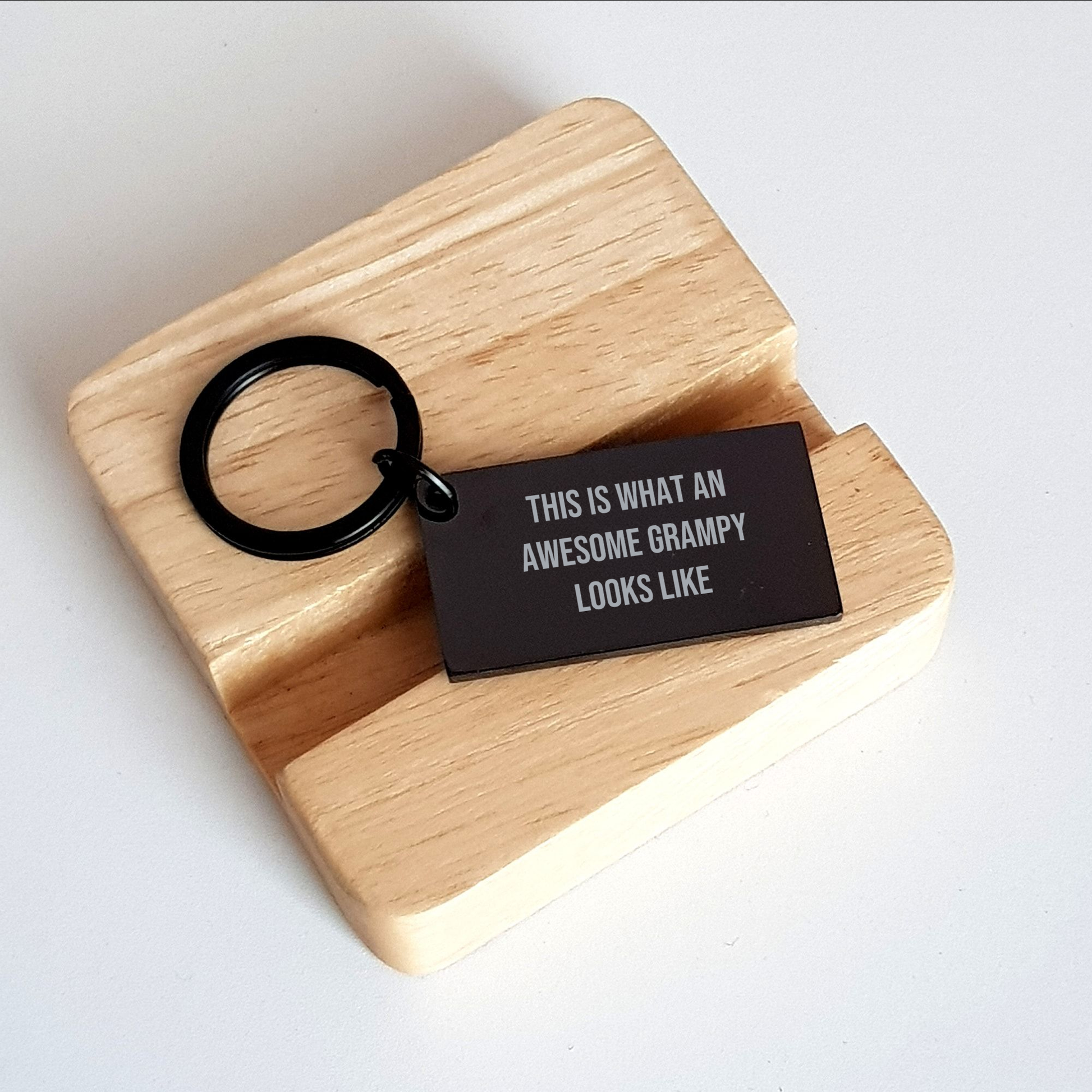 Funny Grampy Keychain Gifts for Men from Family on Graduation Day - This Is What An Awesome Grampy Looks Like - Image 2