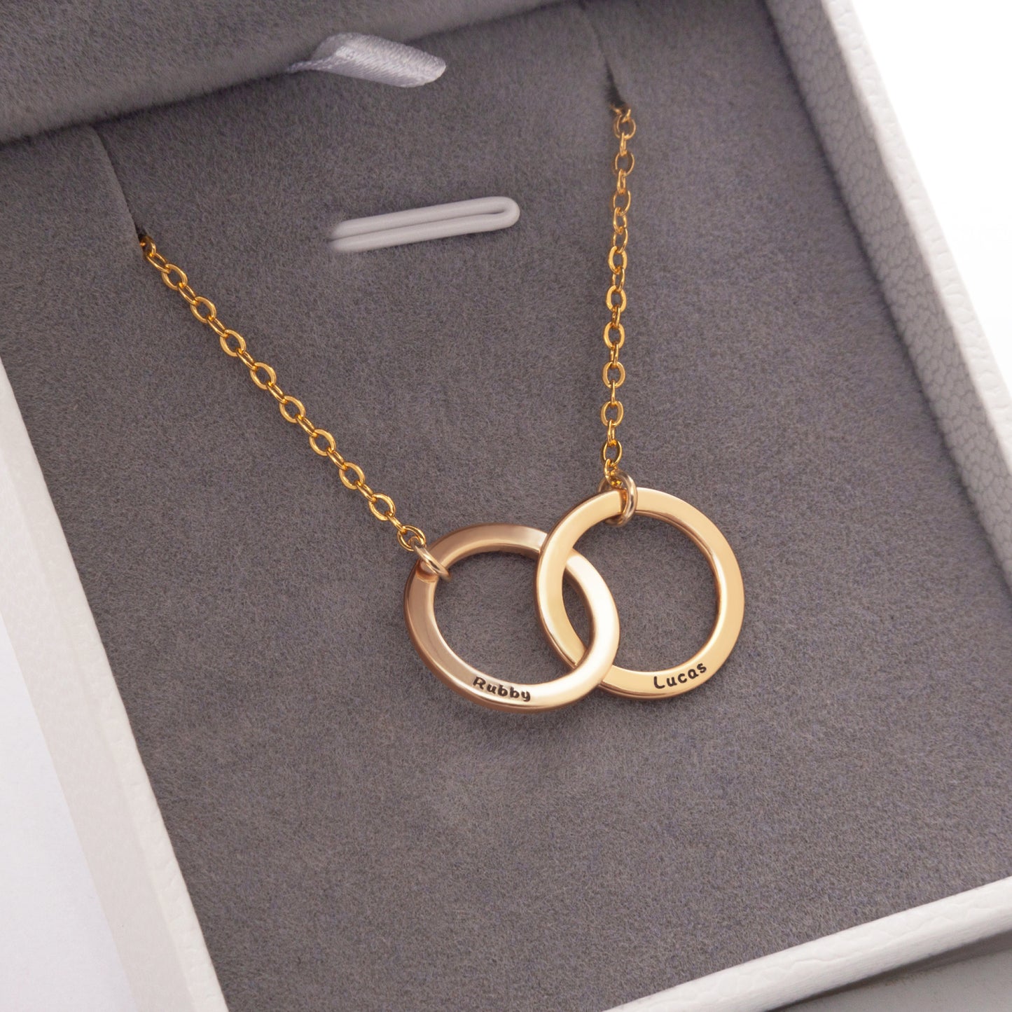 Interlocking Circle Necklace